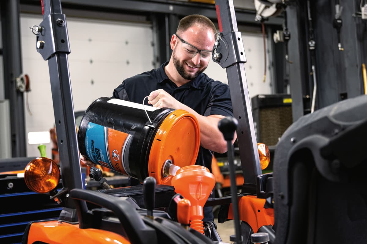Kubota service tech